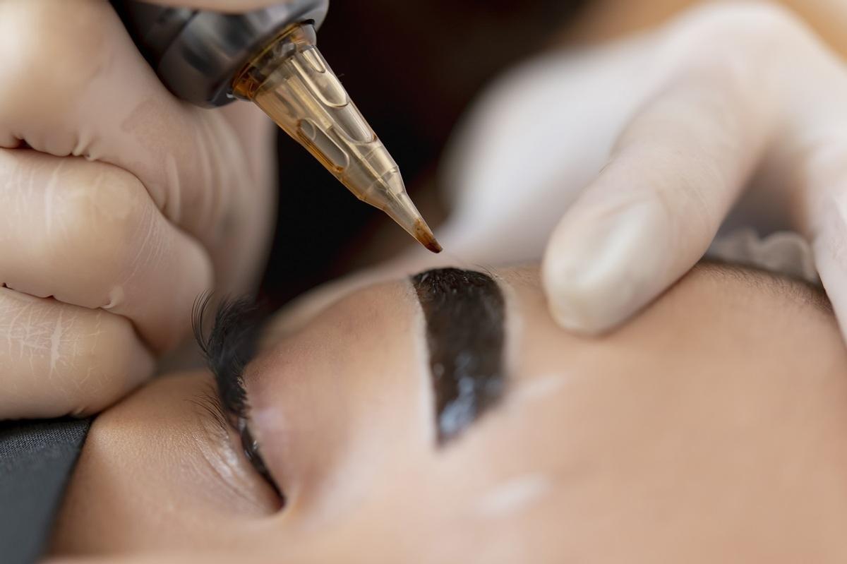 El maquillaje terapéutico mejora la autoestima y la adherencia al tratamiento contra el cáncer.