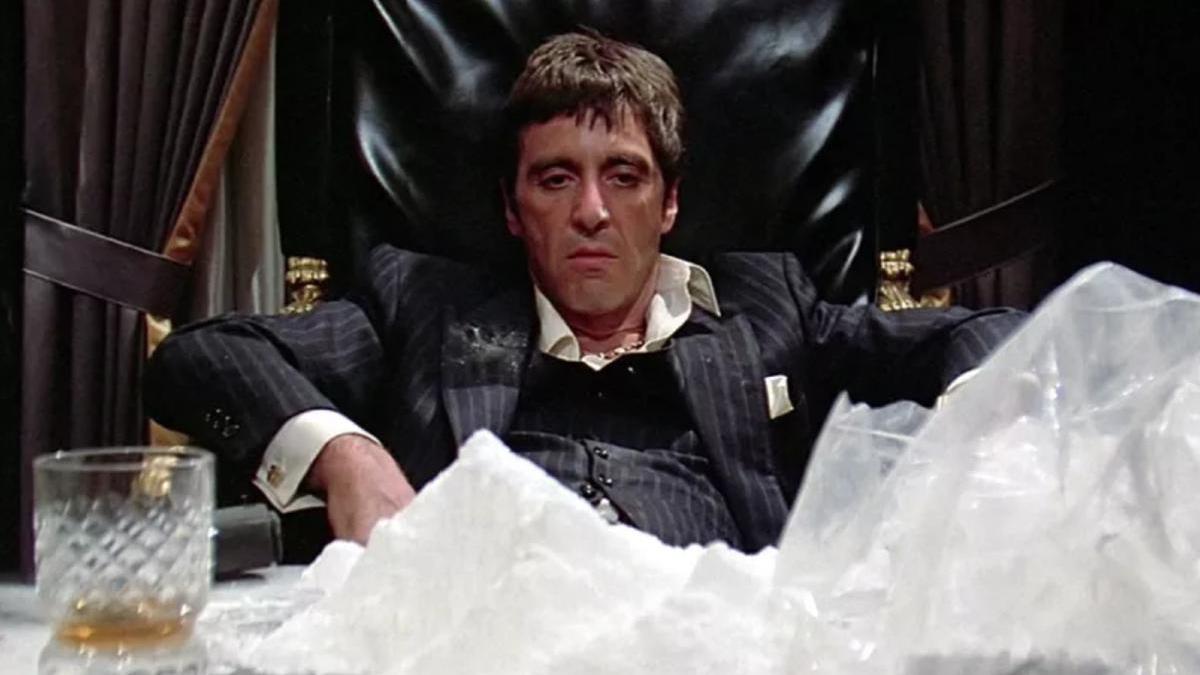 Al Pacino con una montaña de cocaína en &quot;Scarface. El precio del poder&quot;