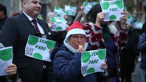 Los vecinos protestan por el ‘retorno’ de la carpa de la Estrella a los Jardines del Baix Guinardó.