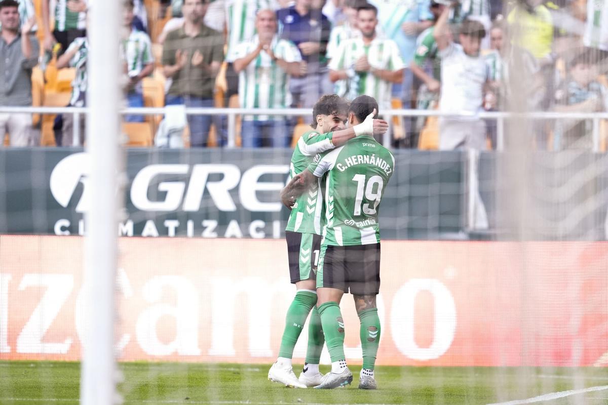 Las imágenes del Betis-Oviedo en el Estadio de la Cartuja Las imágenes del Betis-Oviedo en el Estadio de la Cartuja