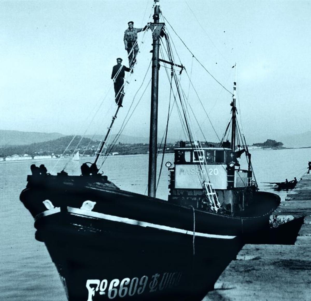 Un barco de Massó semellante ao afundido. | // ARQUIVO DO AUTOR