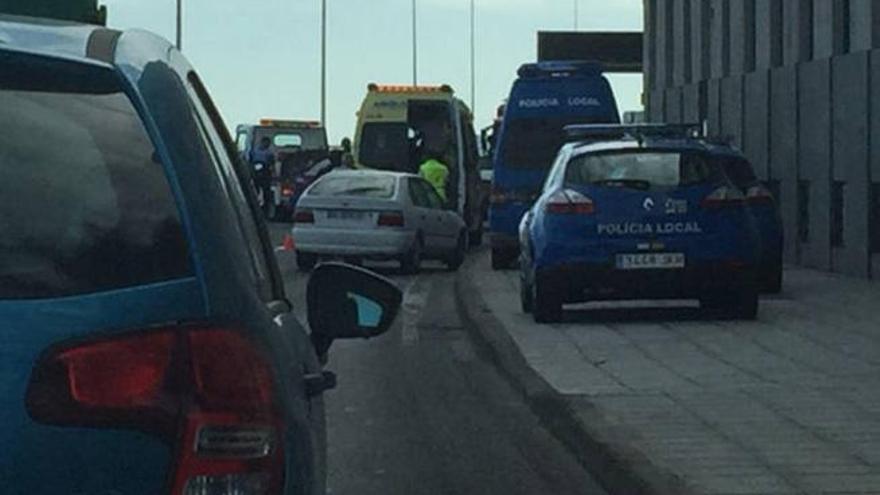 Retenciones de tráfico en la Avenida Marítima