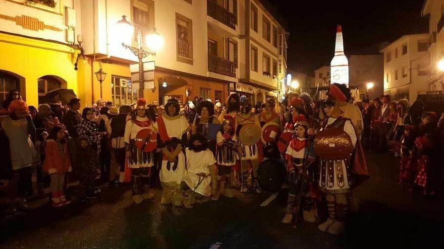 Desfile de disfraces en Navelgas el año pasado.