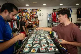 Intercambios de cromos en Tenerife tras el Mundial