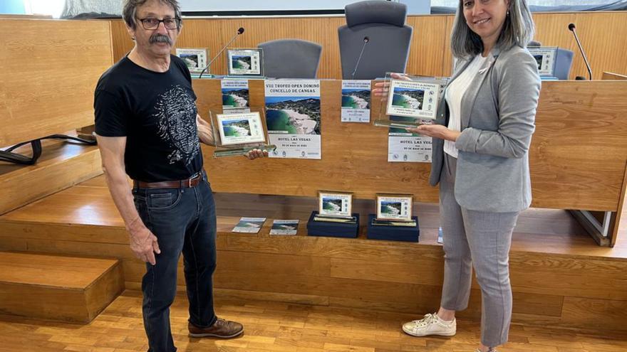 La presentación del séptimo abierto de dominó de Cangas. | // S.ÁLVAREZ