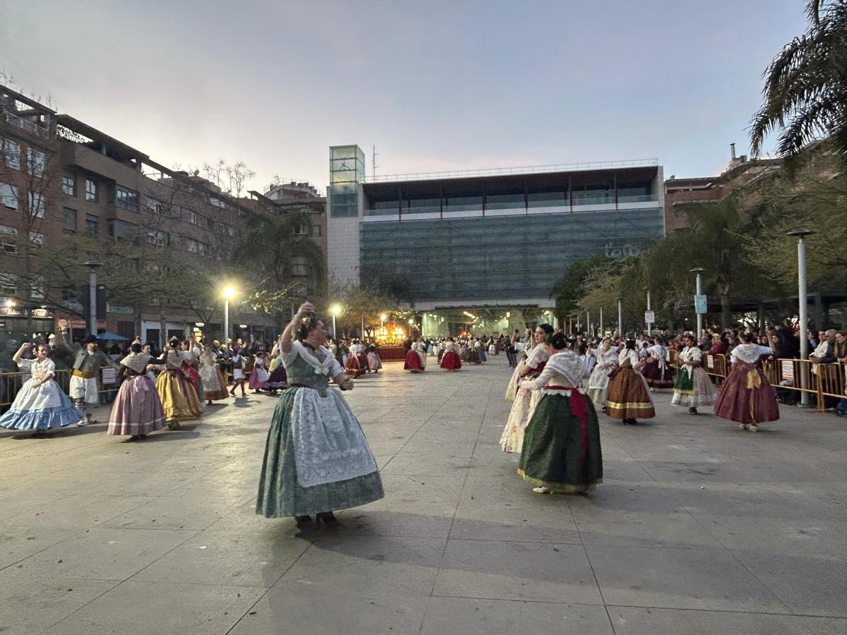 Un momento de la dansà en Torrent.