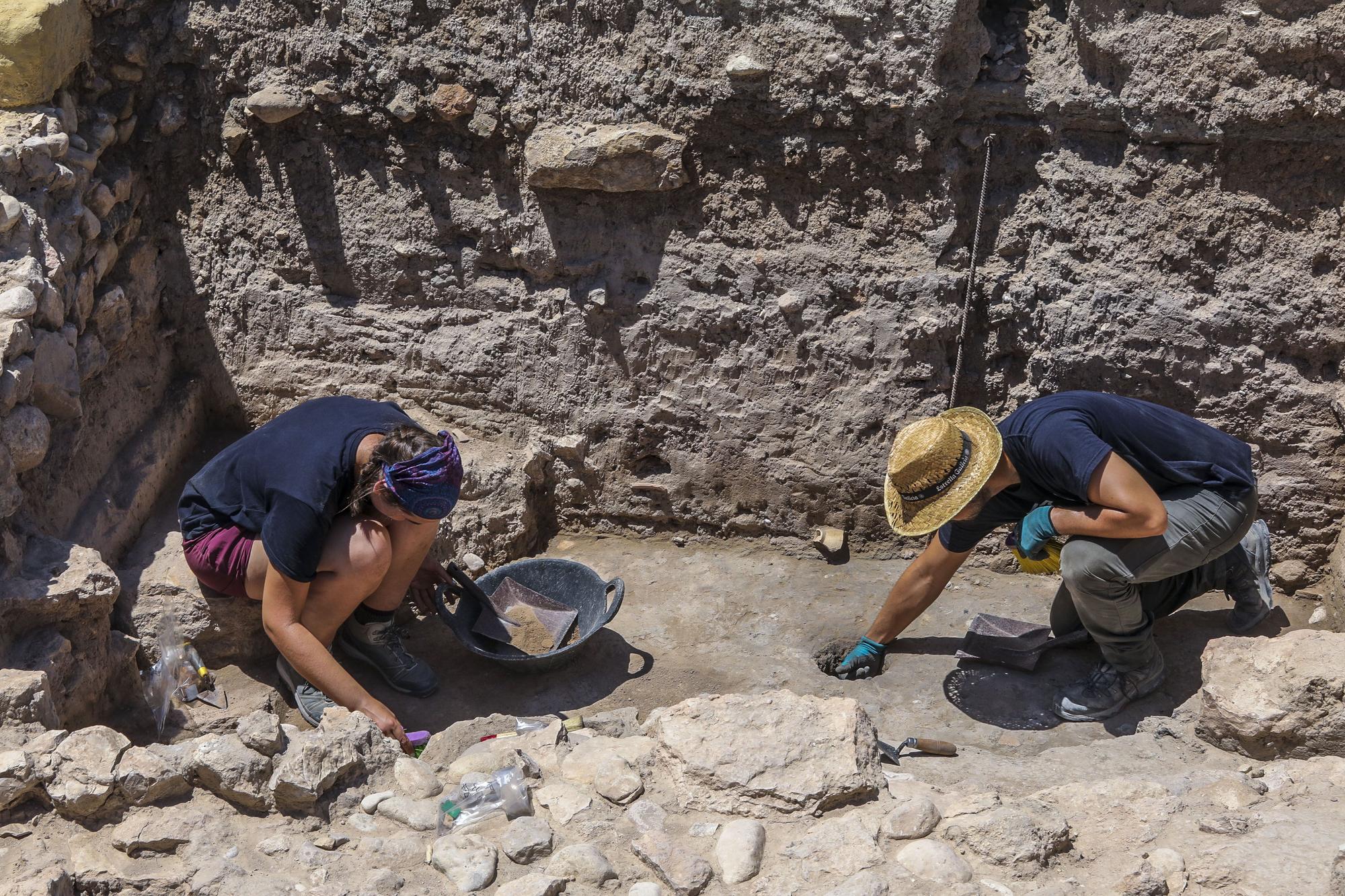 Primeras casas íberas halladas en las excavaciones en el yacimiento de La Alcudia en Elche