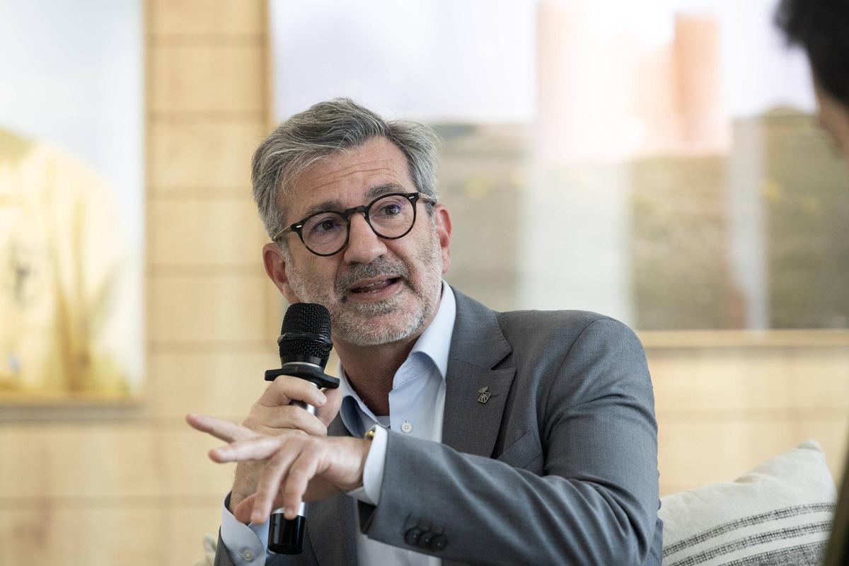 EL PERIÓDICO, en el marco de su compromiso por reforzar la cobertura de información local, continúa con su ciclo de coloquios con líderes locales y su comunidad de lectores para analizar los retos de los municipios y de la información de proximidad