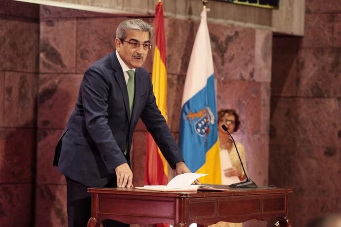 Toma de posesión de los consejeros del Gobierno de Canarias