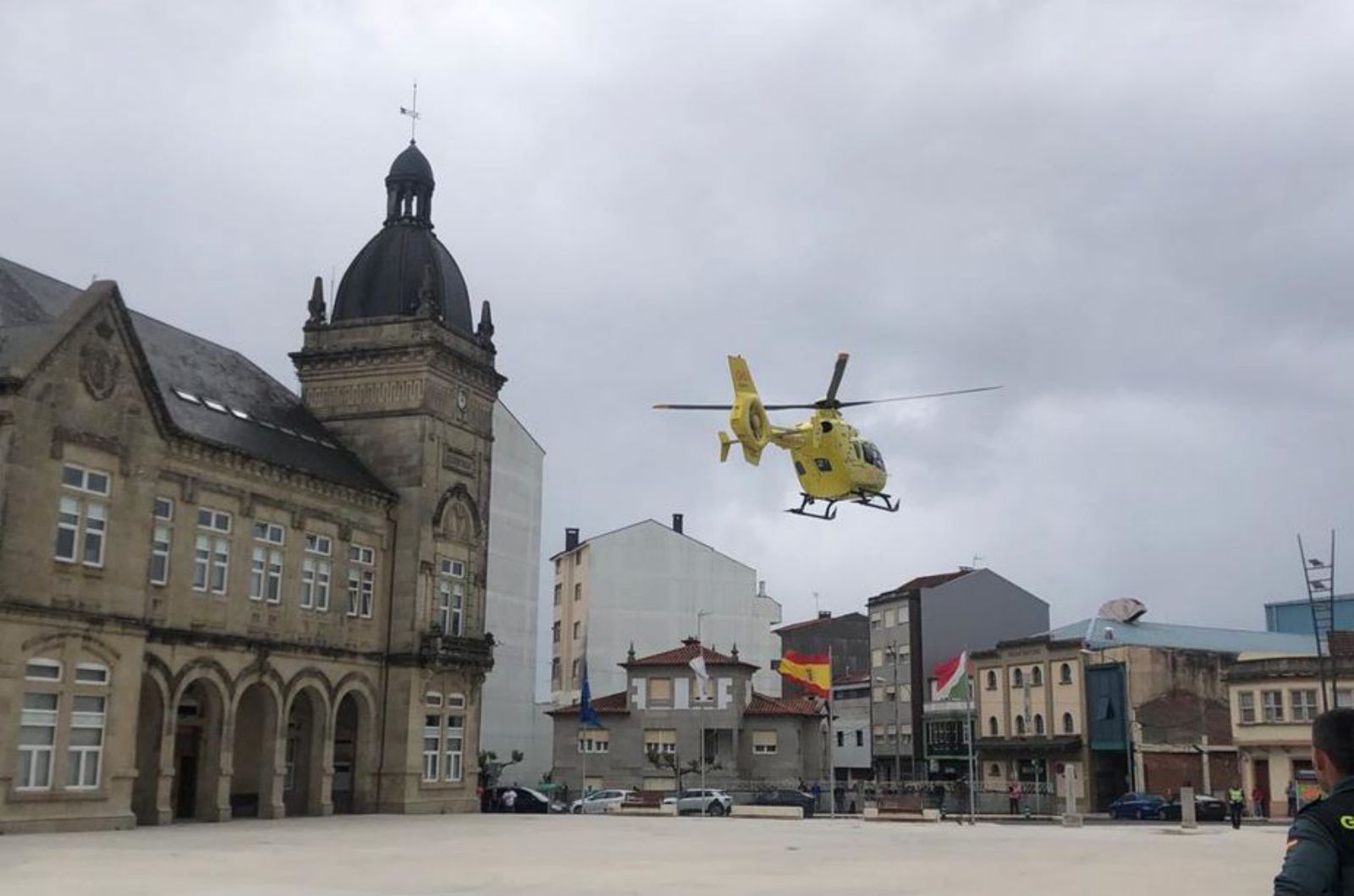 Aterrizajes en fincas o incluso en la plaza del Concello