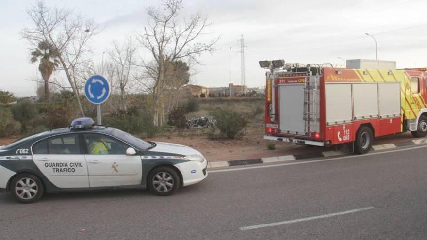 Un coche se precipita 15 metros por un barranco en Traiguera