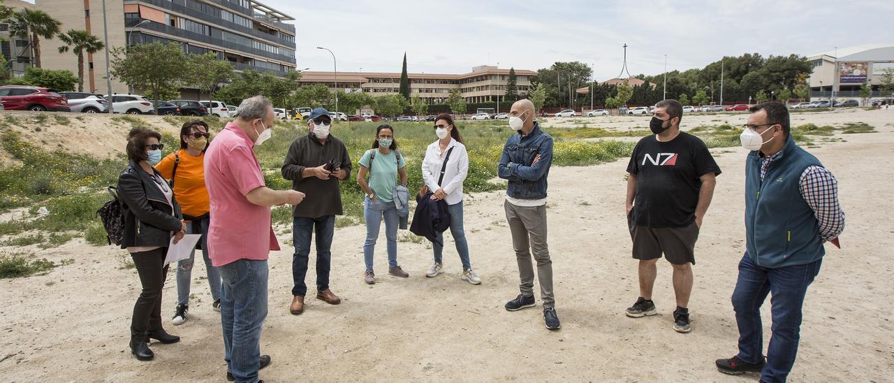 Representantes de AMPAS presentan el acto de protesta por los retrasos en la construcción de nuevos colegios del Plan Edificant