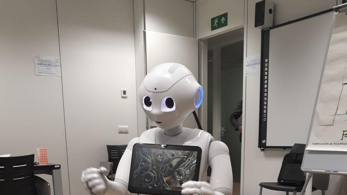 Robot en proves per aplicar-lo en hospitals | ARXIU/JORDI MORROS