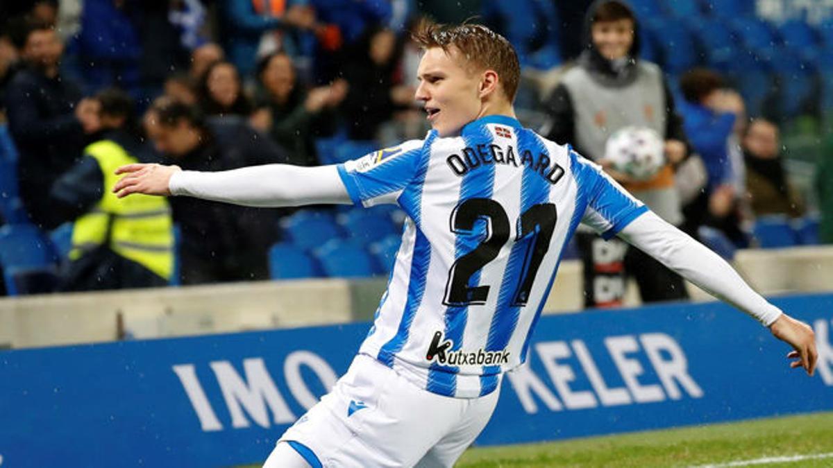 Odegaard vuelve a demostrar su categoría con este golazo de falta