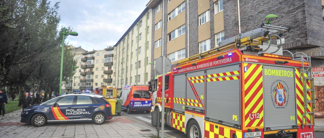 Los servicios de emergencias, en una incidencia en la calle Celso Emilio Ferreiro, en 2019