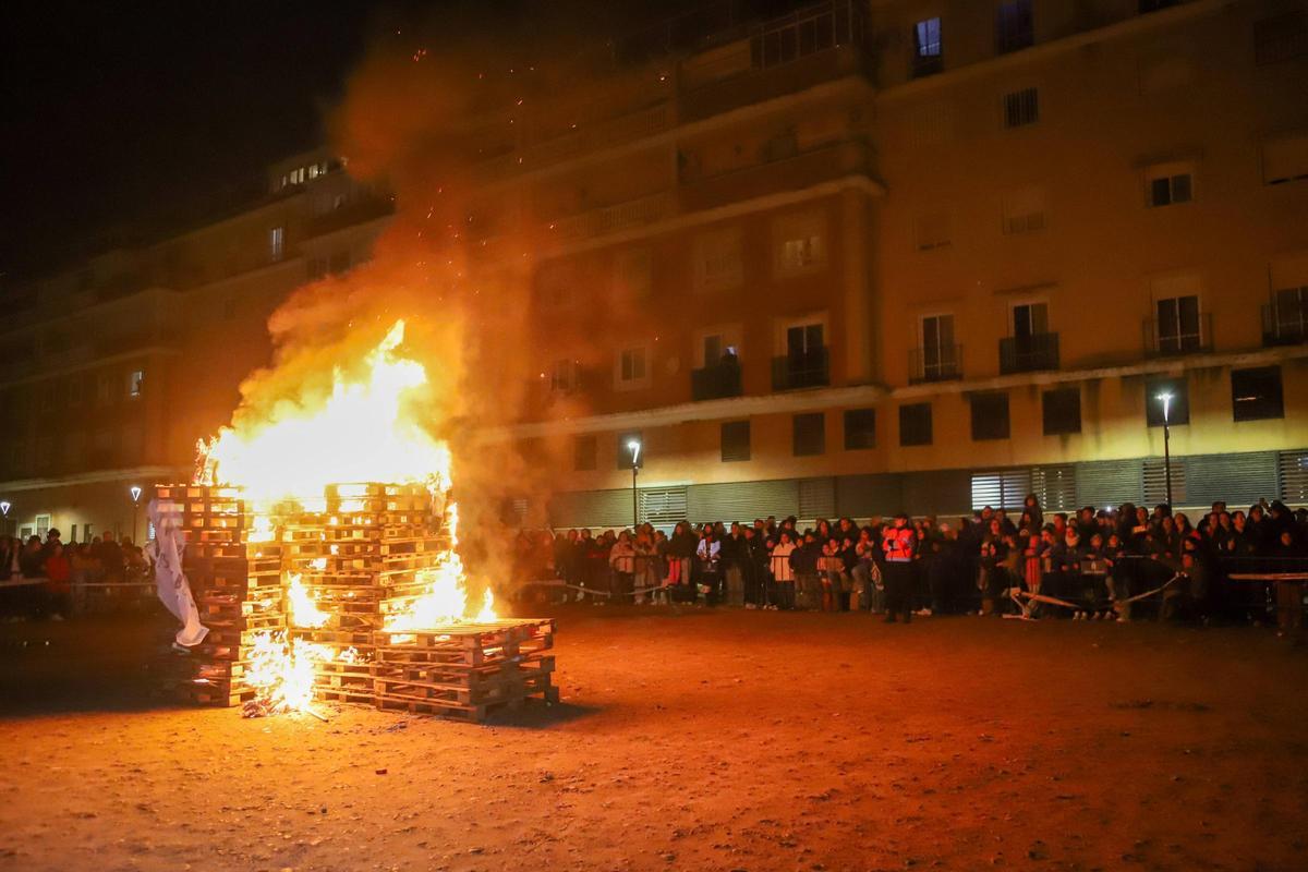 Fotogalería | Las Candelas abren la programación del Carnaval de Badajoz 2026