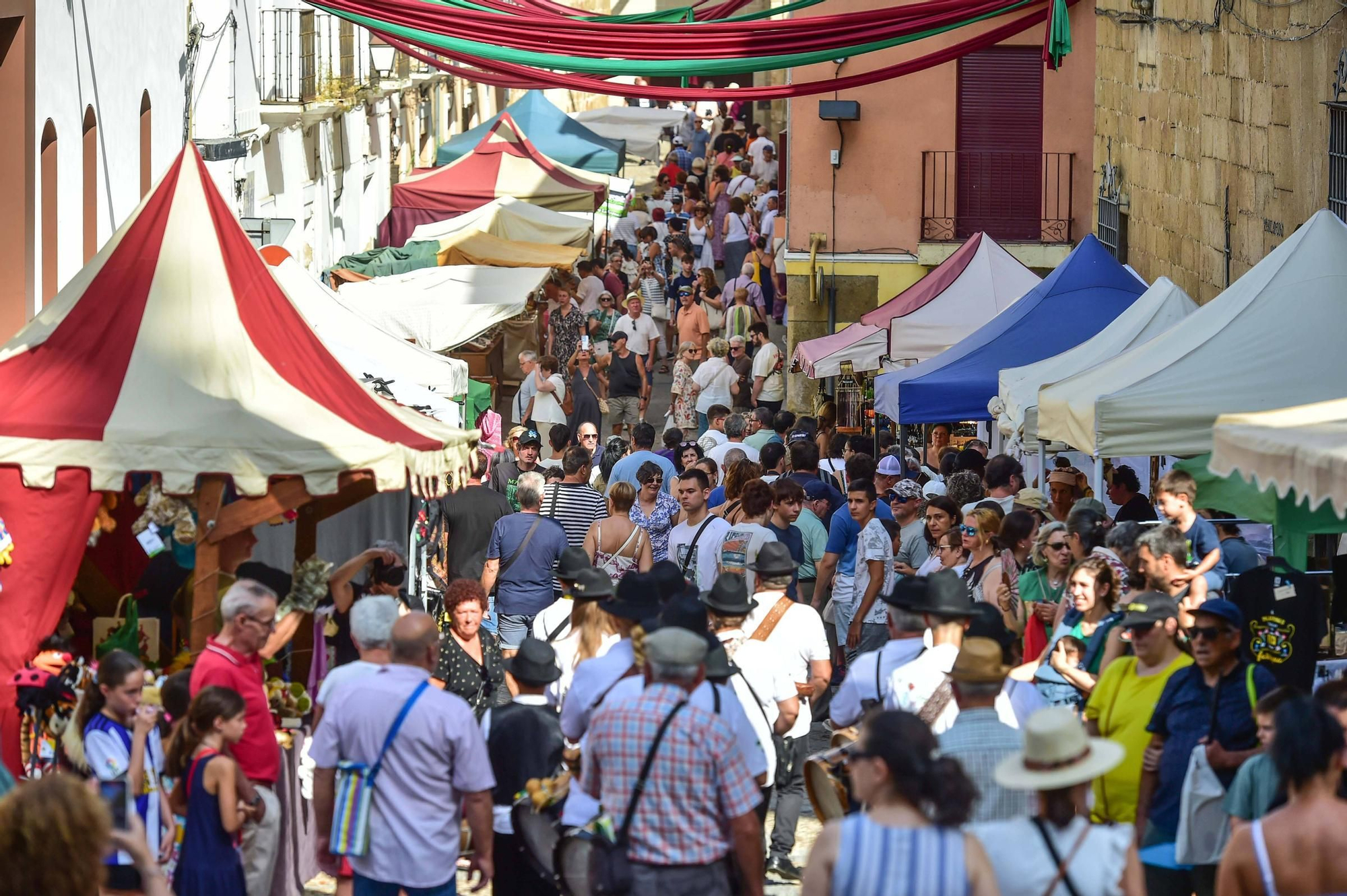 Fotogalería | Búscate en las imágenes del Lunes Menor y el Martes Mayor en Plasencia