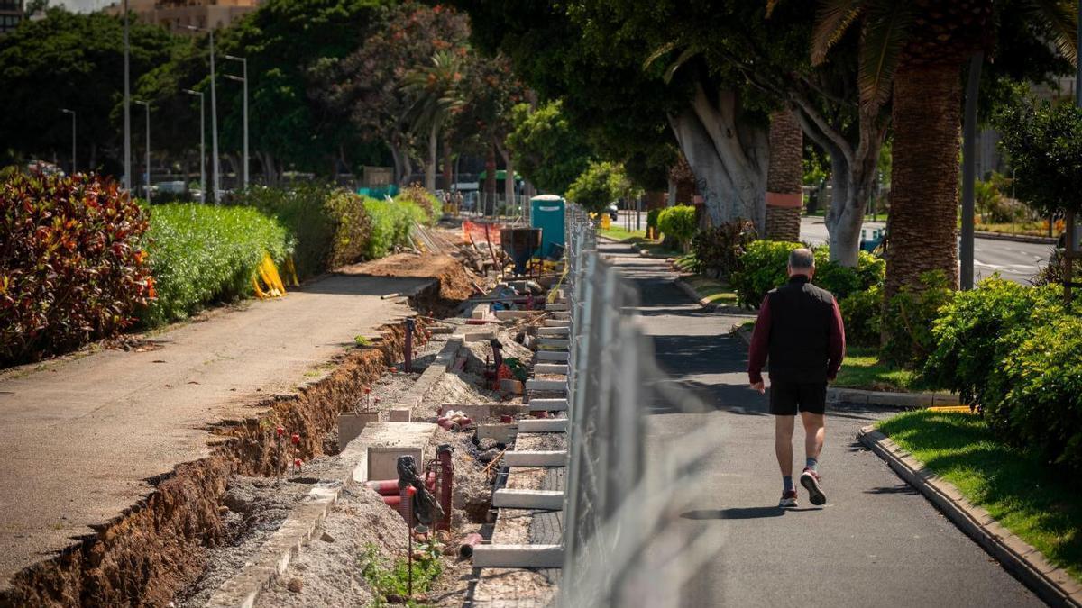 Obras para transformar el paseo peatonal de la avenida de Anaga, en el municipio de Santa Cruz de Tenerife.