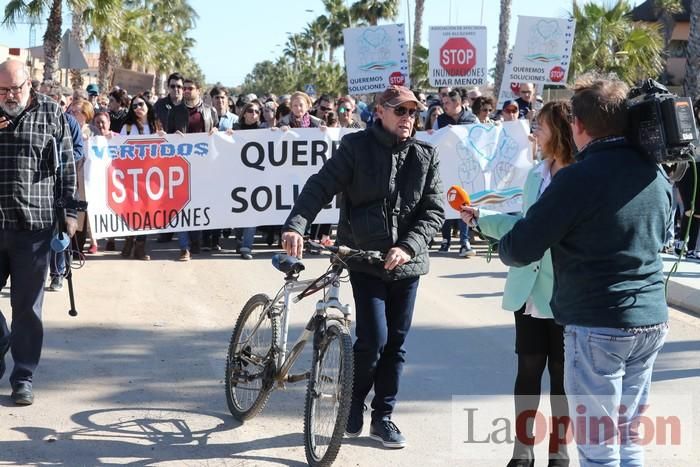 Los Alcázares se echa a la calle para exigir soluciones a las inundaciones