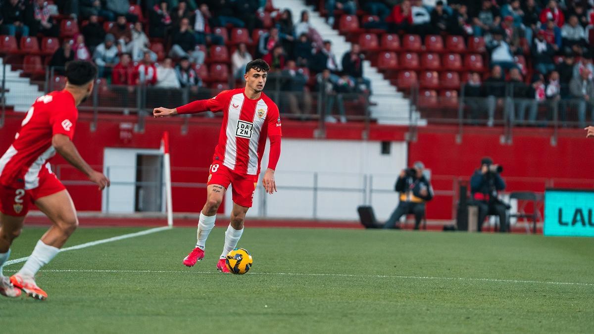 Marc Pubill, durante un partido esta temporada con el Almería.