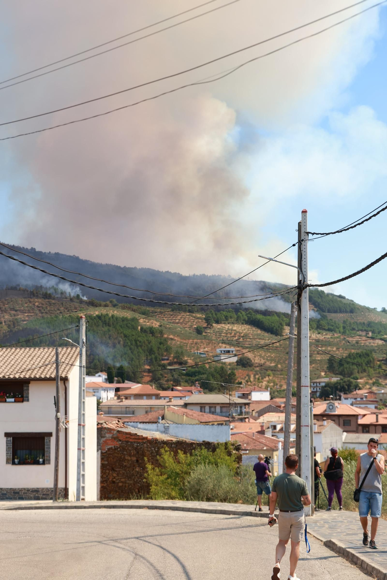 Fotogalería | Así se está desarrollando el incendio en Las Hurdes