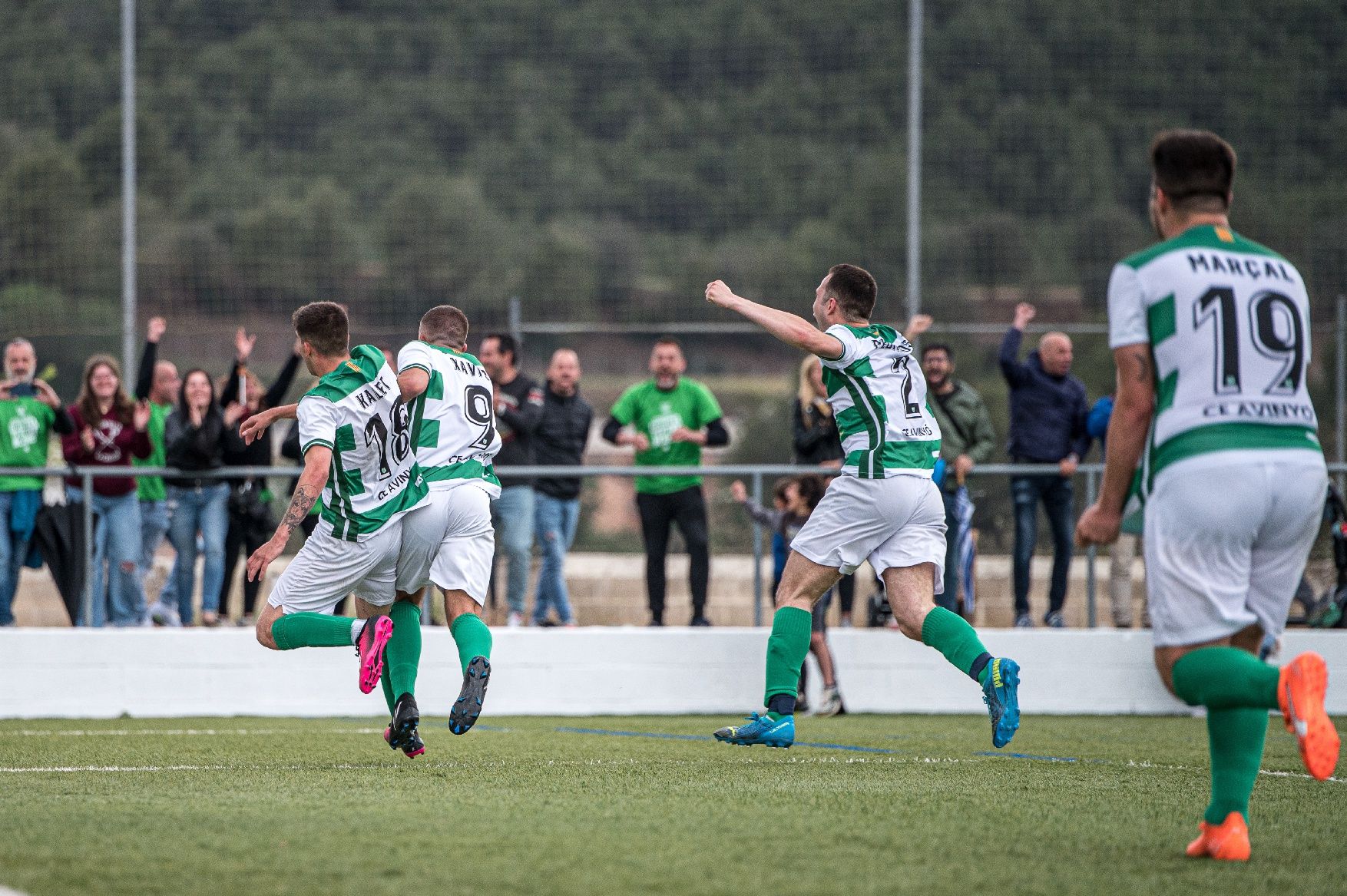 Eufòria a Avinyó per l'ascens a Tercera Catalana