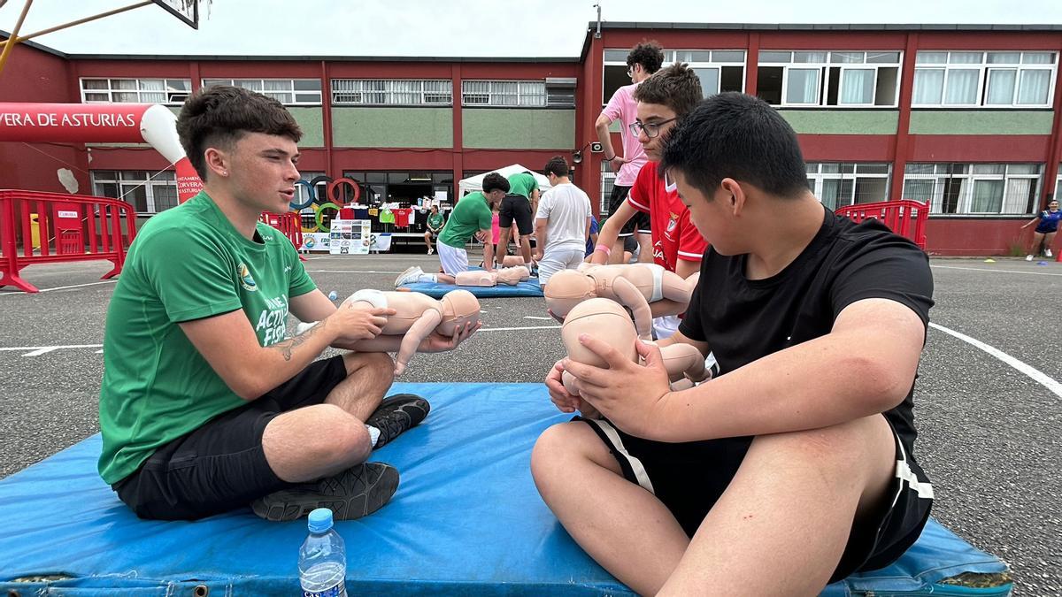 EN IMÁGENES: El alumnado de TSEAS del Instituto Corvera moviliza a 200 estudiantes por el Día del Deporte EN IMÁGENES: El alumnado de TSEAS del Instituto Corvera moviliza a 200 estudiantes por el Día del Deporte