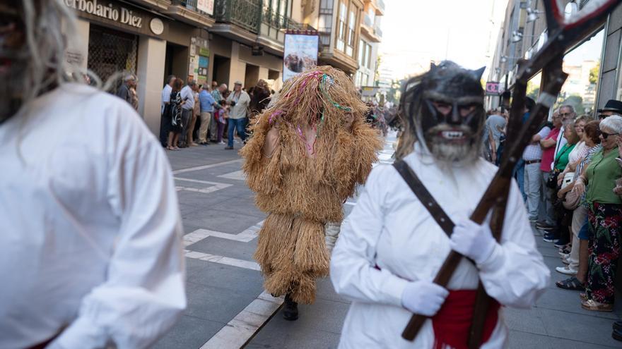 El PSOE de Zamora recoge más quejas sobre el festival de mascaradas: sin medidas contra el calor y pizzas ante una cena escasa