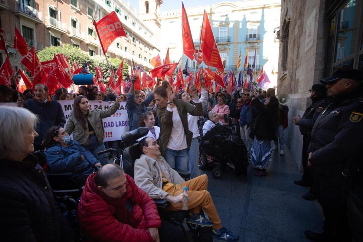 Un momento de la proteta frente al Palau