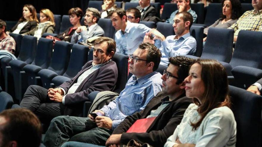 Los asistentes al congreso, ayer por la tarde, en la sesión inaugural.