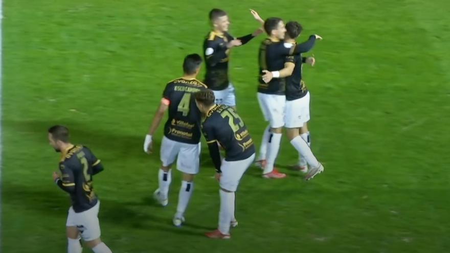 Los jugadores del Zamora celebran el cuarto gol