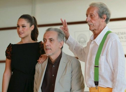 FERNANDO TRUEBA Y EL EQUIPO DE "EL ARTISTA Y LA MODELO", EN SAN SEBASTIÁN