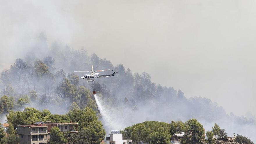 Ya son 8.500 hectáreas afectadas por el incendio de la Vall d'Uixó y 72 kilómetros de perímetro
