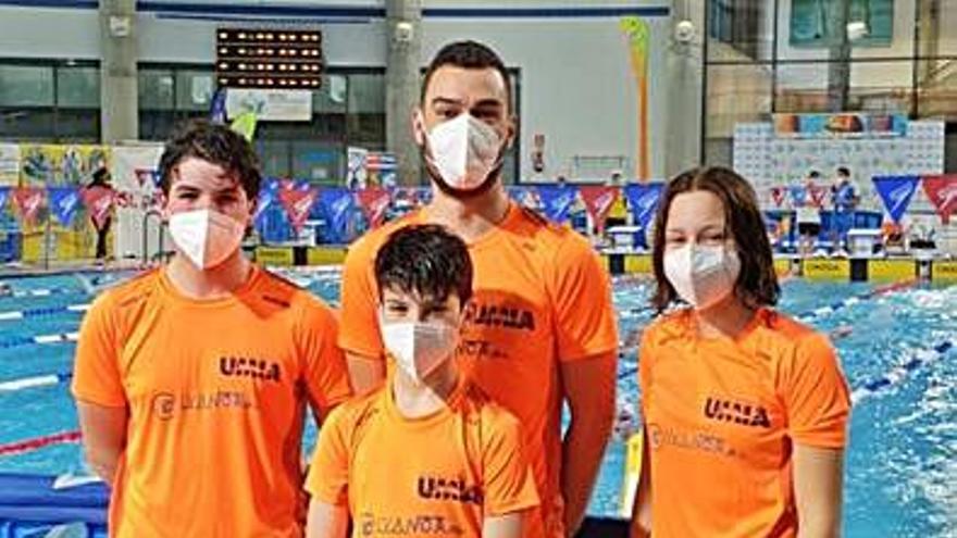 Nadadores del Umia.