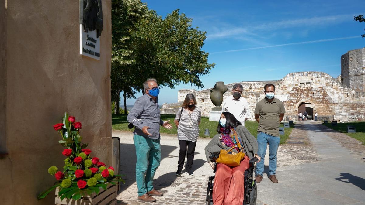 Descubrimiento de la placa &quot;Jardines Escultor Baltasar Lobo&quot;