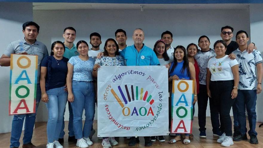 Imagen con profesores durante una de las estancias de Antonio Martín en Latinoamérica.
