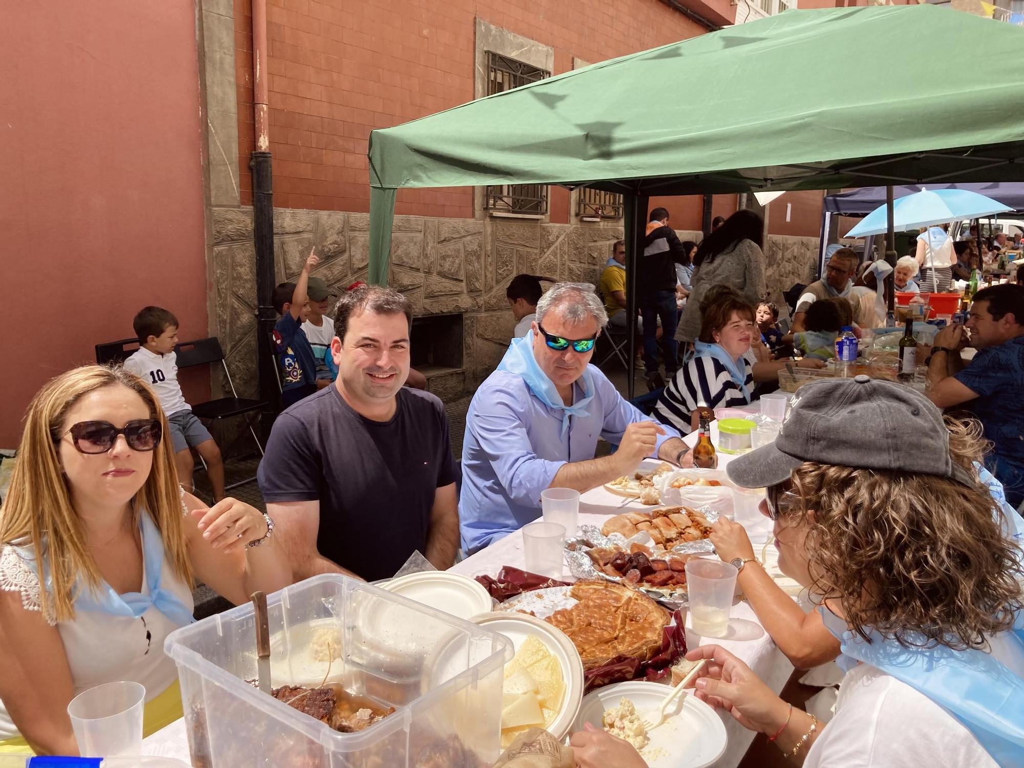 Cornellana estrena comida en la calle con acogida multitudinaria