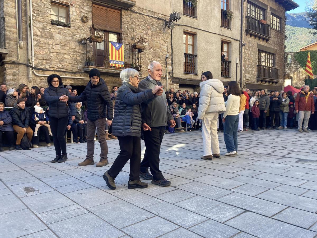 Les tres parelles simbòliques per edats del Ball Cerdà