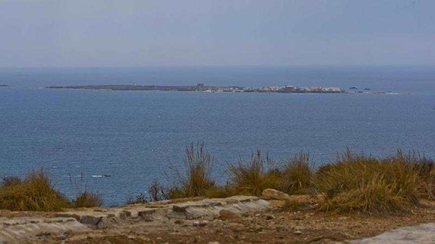 Treinta años de la conducción submarina que abastece Tabarca de agua