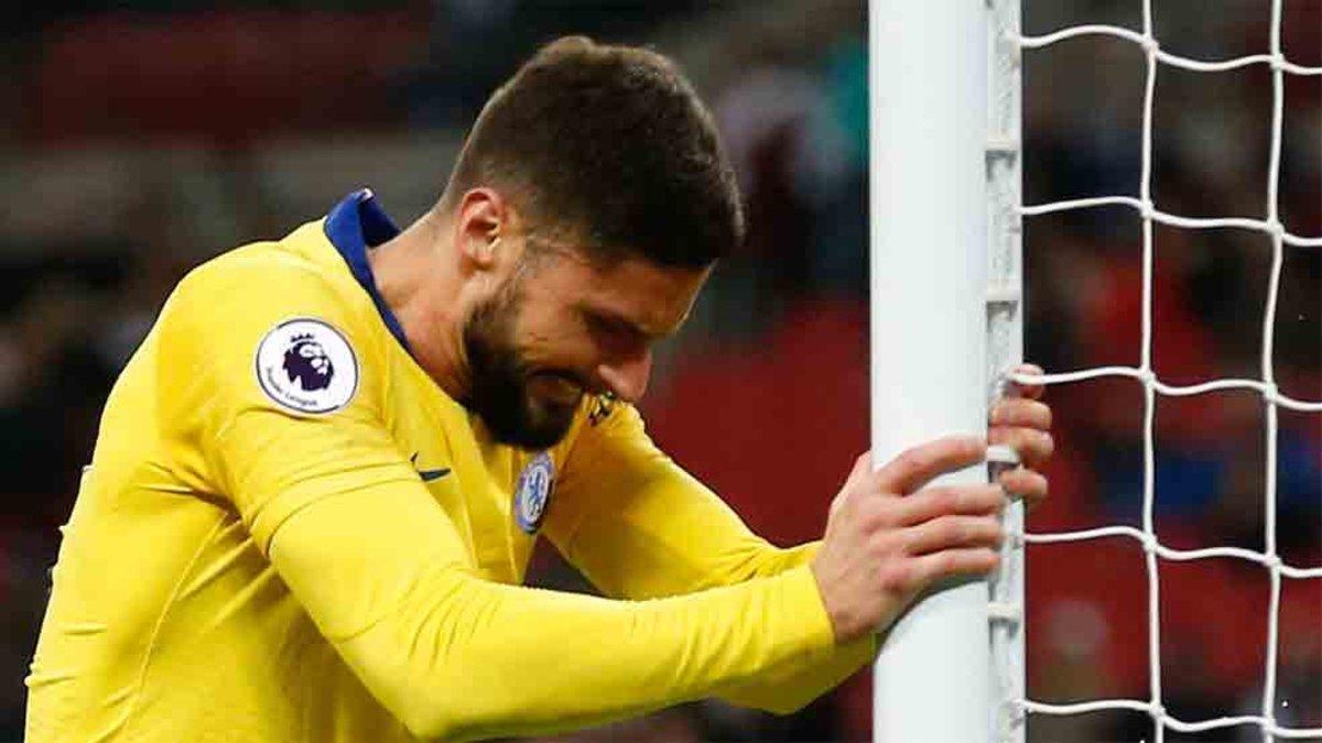 Giroud fue atacado por los fans de Benzema