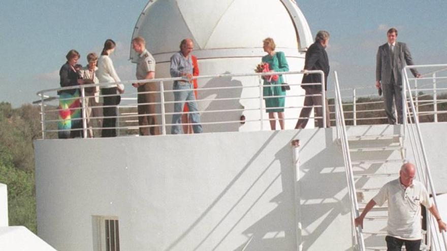 Visitantes recorren algunas de las cúpulas del Observatorio.