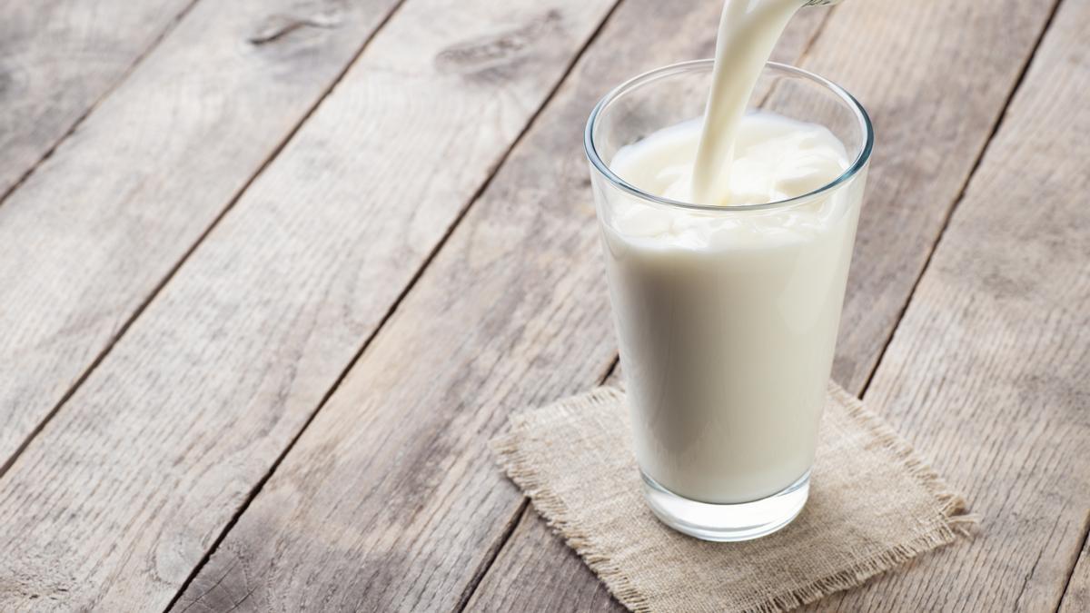 Estás sirviendo mal la leche