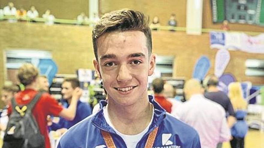 enrique gonzález se cuelga el bronce en la liga nacional de karate, LA SEGUNDA medalla nacional