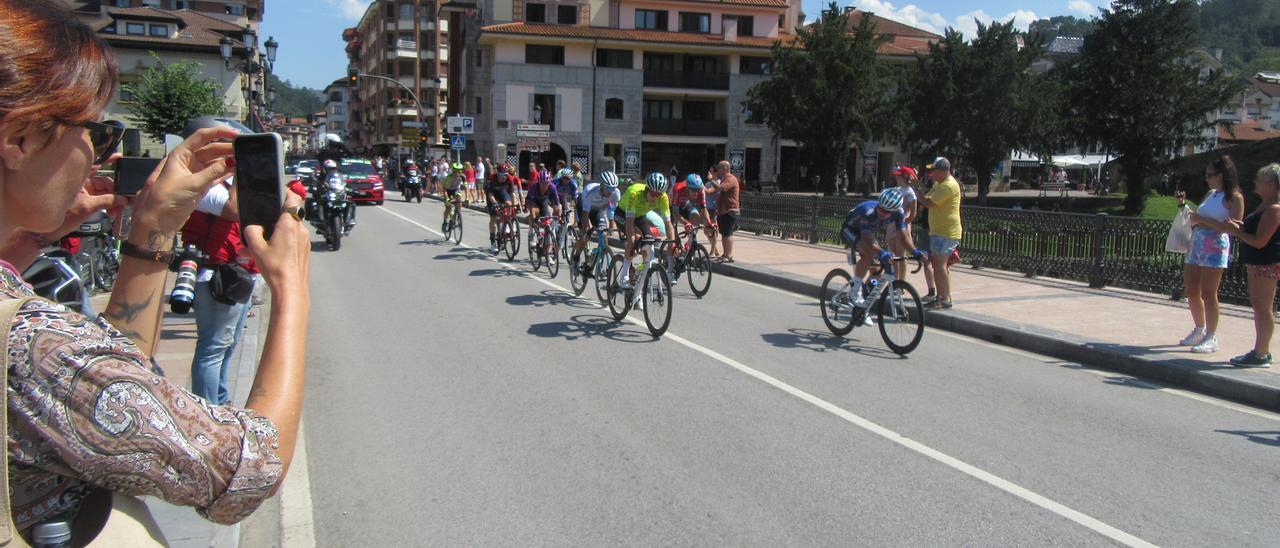 La Vuelta, por Cangas de Onís