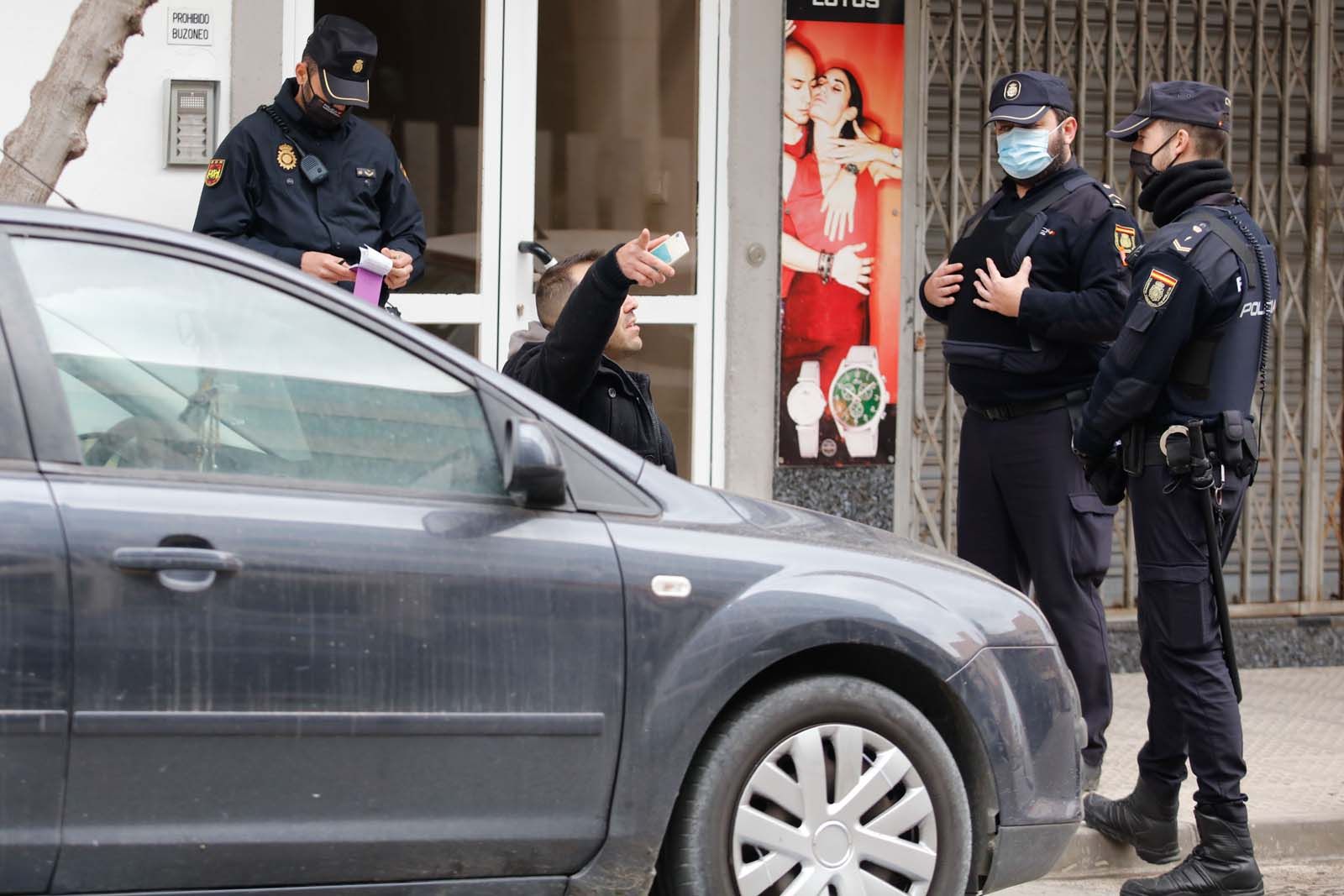 Protesta en Ibiza: "No me podéis cerrar el local y cobrarme el cien por cien de los impuestos"