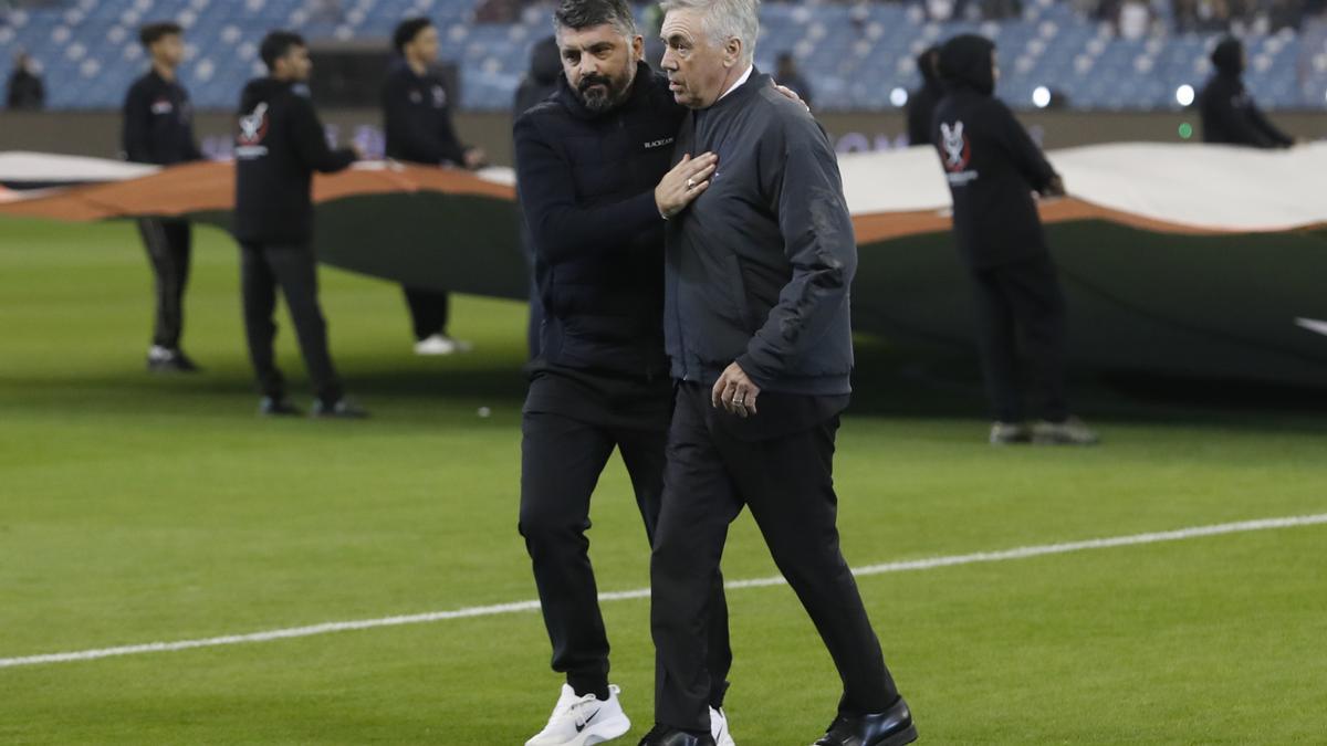 Frío saludo entre Ancelotti y Gattuso.