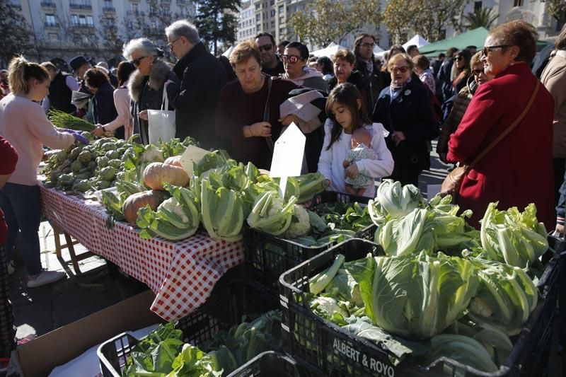 Los productos de proximidad llegan a la ciudad en "De l'horta a la plaça"