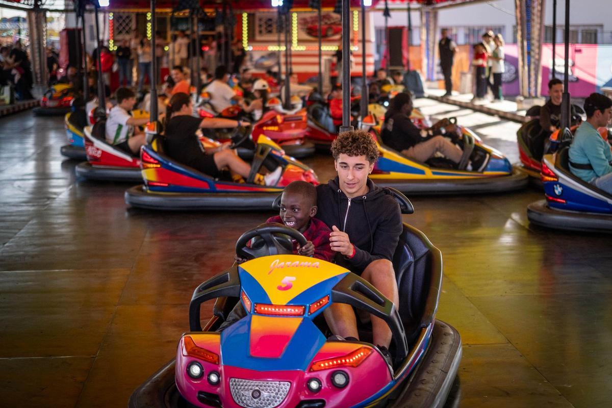 Visita del alcalde a la feria de atracciones del Carnaval