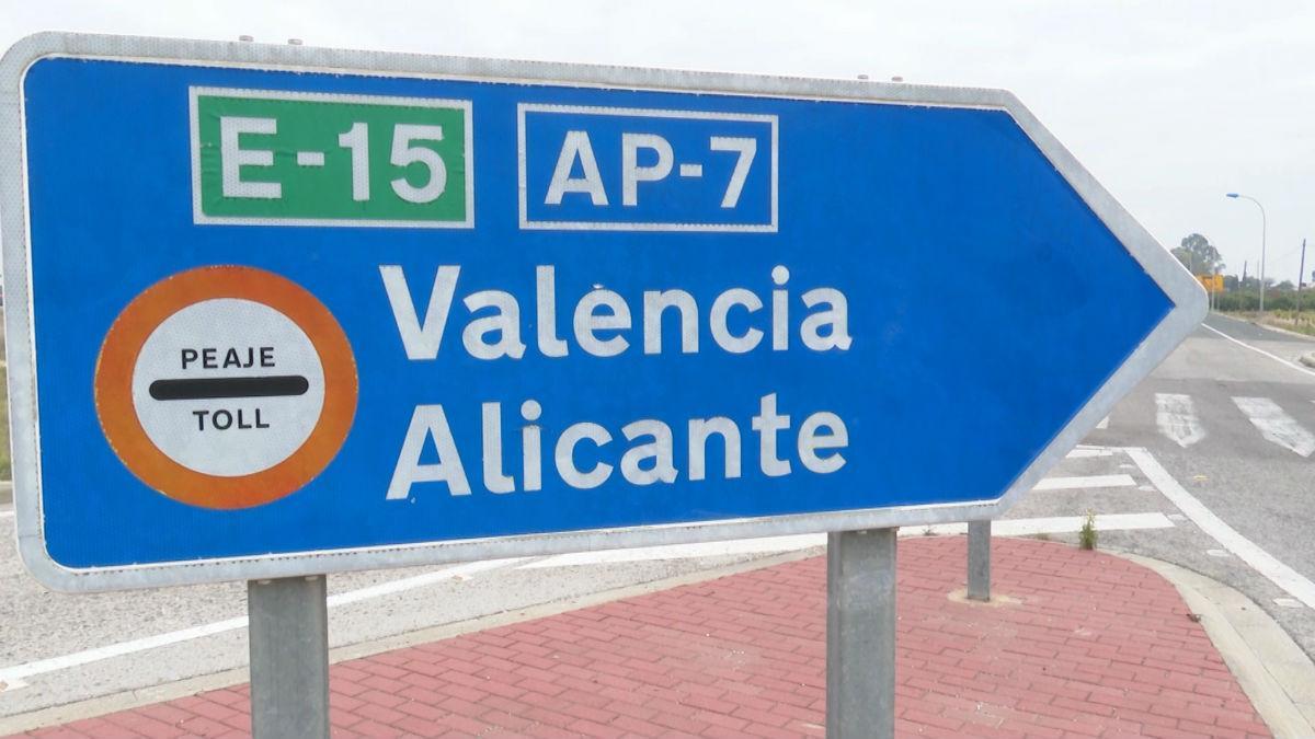 Señal de la autopista AP-7.