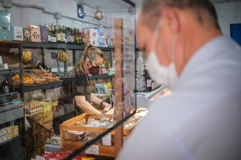 Reapertura de la tienda Todoque tras ser arrasada por el volcán de La Palma